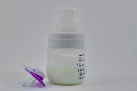 Packing Breast Milk for A Day Out – Helpful Tips and Ideas 